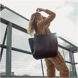 THE OVERSIZED TOTE